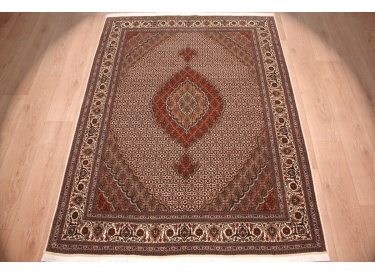 Persian carpet "Taabriz mahi" with Silk 207x152 cm Beige