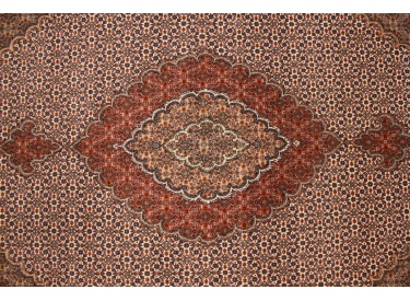 Persian carpet "Taabriz mahi" with Silk 207x152 cm Beige