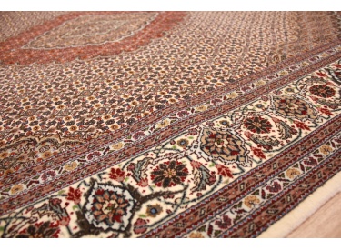 Persian carpet "Taabriz mahi" with Silk 207x152 cm Beige