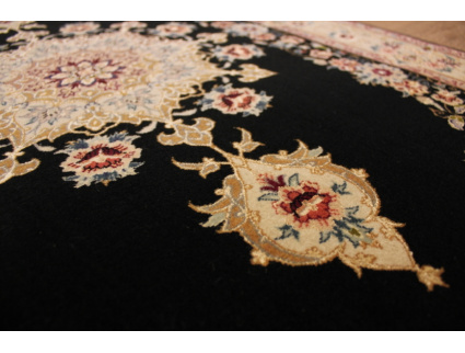 Persian carpet "Isfahan" with silk 126x85 cm