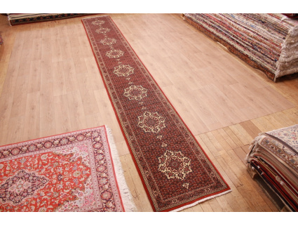 Runner Persian carpet "Bidjar" with silk 598x78 cm Red