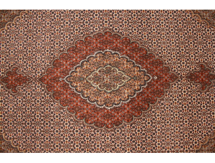 Persian carpet "Taabriz mahi" with Silk 207x152 cm Beige