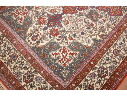 Persian carpet "Isfahan" with silk 165x108 cm Beige