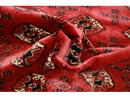 Oriental carpet Bukhara Silk 154x118 cm Red