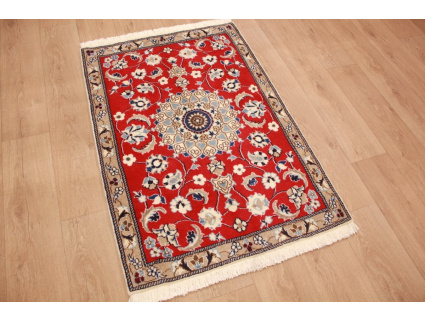 Perserteppich Nain mit Seide 131x98 cm  Rot