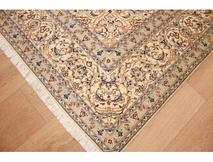 Perser Teppich Nain 4 La mit Seide 318x211 cm Beige